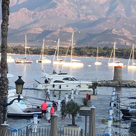 Les Galets Bleus De Calvi Nyaraló *