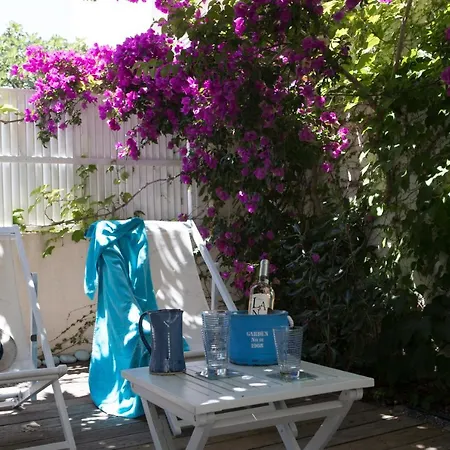 Les Galets Bleus De Calvi * Calvi