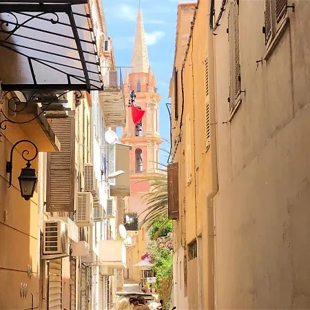Les Galets Bleus De Calvi *